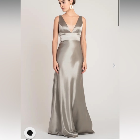 NWT Jenny Yoo Luscia Gown in Latte
Style: 120101 - Picture 1 of 11